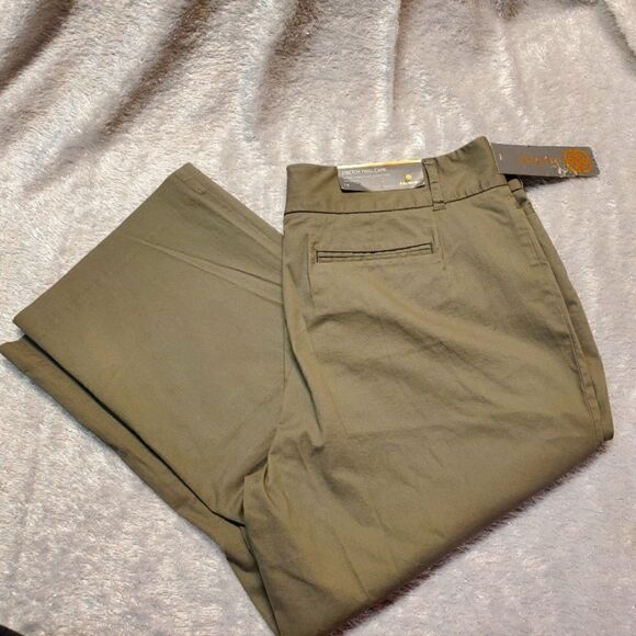 ✨️New✨️Daisy Fuentes stretch twill capri, size 14, new - Picture 1 of 7